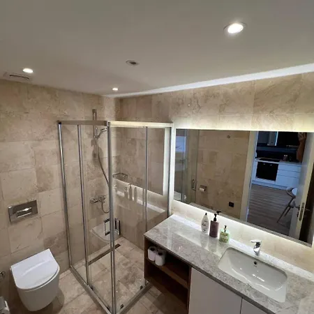 Elegant 2br 2ba In Spot Apartamento